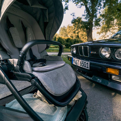 Nuna TRIV™ next BMW stroller – Graphene